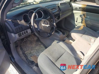 Zdjęcie 8 z 12 samochodu: 2005 TOYOTA TACOMA VIN:5TENX22N65Z022761 - miniatura