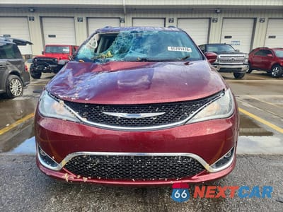 Piąte zdjęcie samochodu w środku: 2018 CHRYSLER PACIFICA TOURING L VIN:2C4RC1BG1JR182748 - miniatura