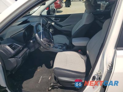 Zdjęcie 7 z 13 samochodu: 2019 SUBARU FORESTER PREMIUM VIN:JF2SKAEC0KH511483 - miniatura