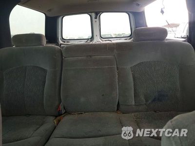 Zdjęcie 10 z 13 samochodu: 2001 CHEVROLET SUBURBAN C1500 VIN:3GNEC16T81G190414 - miniatura
