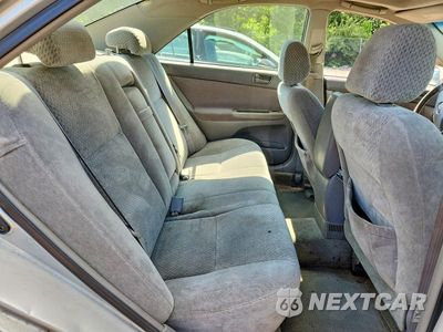 Zdjęcie 10 z 12 samochodu: 2004 TOYOTA CAMRY LE VIN:4T1BE32K24U901357 - miniatura