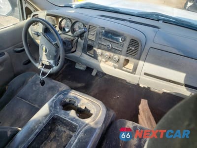 Zdjęcie 8 z 12 samochodu: 2011 CHEVROLET SILVERADO C1500 VIN:1GCNCPE09BZ400815 - miniatura