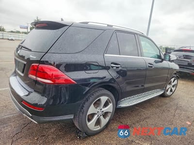 Trzecie zdjęcie samochodu z tyłu: 2017 MERCEDES-BENZ GLE 350 4MATIC VIN:4JGDA5HB7HA859122 - miniatura
