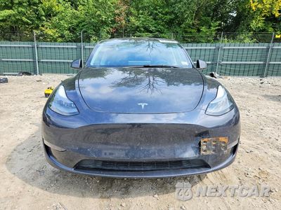 Piąte zdjęcie samochodu w środku: 2024 TESLA MODEL Y VIN:7SAYGAEE9RF020807 - miniatura