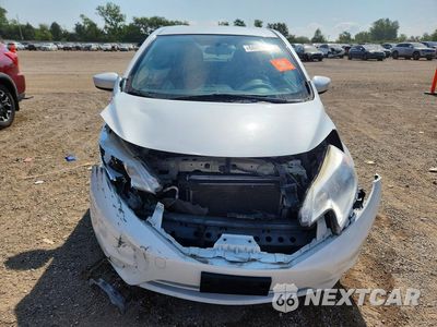 Piąte zdjęcie samochodu w środku: 2015 NISSAN VERSA NOTE SV VIN:3N1CE2CPXFL369756 - miniatura