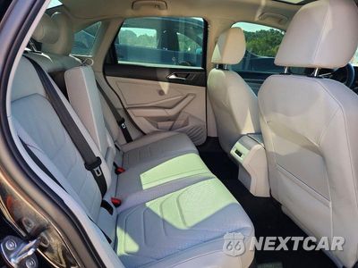 Zdjęcie 10 z 12 samochodu: 2019 VOLKSWAGEN JETTA SEL PREMIUM VIN:3VWGB7BU2KM177745 - miniatura