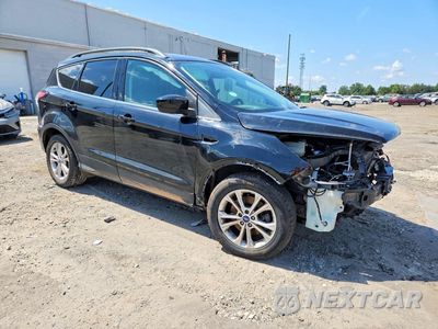 Czwarte zdjęcie samochodu z boku: 2018 FORD ESCAPE SE VIN:1FMCU9GD7JUA87223 - miniatura