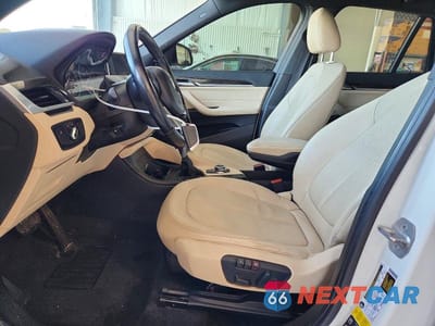Zdjęcie 7 z 13 samochodu: 2017 BMW X1 VIN:WBXHT3Z35H4A53635 - miniatura