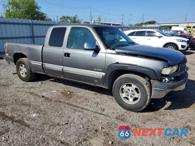 Czwarte zdjęcie samochodu z boku: 2002 CHEVROLET SILVERADO C1500 VIN:2GCEC19T521349338 - miniatura