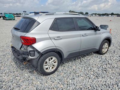 Trzecie zdjęcie samochodu z tyłu: 2020 HYUNDAI VENUE SEL VIN:KMHRC8A30LU018111 - miniatura
