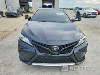 Piąte zdjęcie samochodu w środku: 2018 TOYOTA CAMRY XSE VIN:4T1B61HK2JU030335 - miniatura