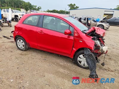 Czwarte zdjęcie samochodu z boku: 2008 TOYOTA YARIS BASE VIN:JTDJT923X85151496 - miniatura