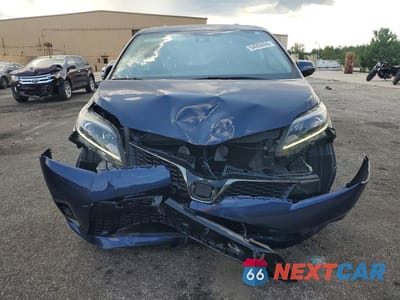 Piąte zdjęcie samochodu w środku: 2018 TOYOTA SIENNA SE PREMIUM 8-PASSENGER VIN:5TDXZ3DC3JS924151 - miniatura