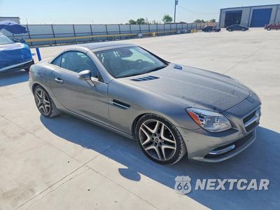 Czwarte zdjęcie samochodu z boku: 2015 MERCEDES-BENZ SLK 250 VIN:WDDPK4HA8FF109105 - miniatura