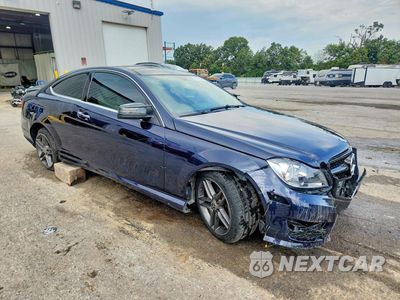 Czwarte zdjęcie samochodu z boku: 2012 MERCEDES-BENZ C 350 VIN:WDDGJ5HB4CF726904 - miniatura