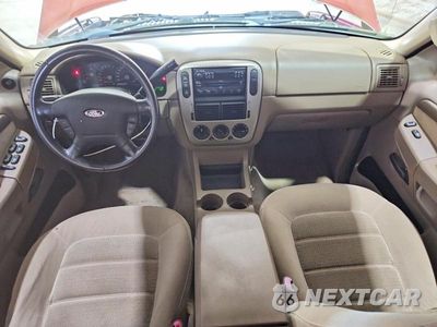 Zdjęcie 8 z 13 samochodu: 2004 FORD EXPLORER XLT VIN:1FMZU73K44UA55336 - miniatura