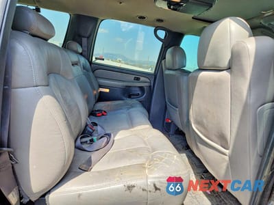 Zdjęcie 11 z 14 samochodu: 2001 CHEVROLET SUBURBAN K1500 VIN:3GNFK16TX1G209763 - miniatura