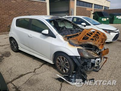 Czwarte zdjęcie samochodu z boku: 2020 CHEVROLET SONIC LT VIN:1G1JD6SB4L4106712 - miniatura