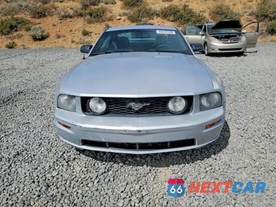 Piąte zdjęcie samochodu w środku: 2006 FORD MUSTANG GT VIN:1ZVFT82H565223534 - miniatura