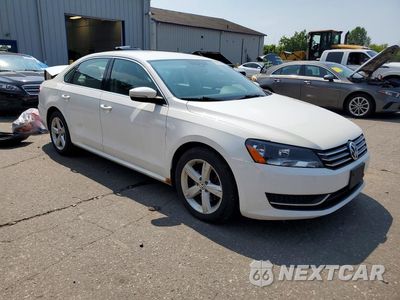 Czwarte zdjęcie samochodu z boku: 2014 VOLKSWAGEN PASSAT SE VIN:1VWBT7A38EC040265 - miniatura