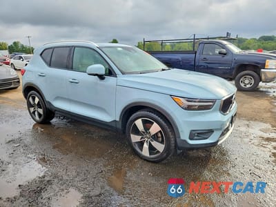 Czwarte zdjęcie samochodu z boku: 2019 VOLVO XC40 T5 MOMENTUM VIN:YV4162XZ7K2007647 - miniatura