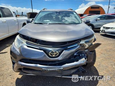 Piąte zdjęcie samochodu w środku: 2018 TOYOTA RAV4 XLE VIN:JTMWFREV9JJ204910 - miniatura