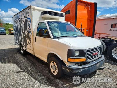 Czwarte zdjęcie samochodu z boku: 2012 GMC SAVANA REFRIGERATED BOX TRUCK VIN:1GDY72CA7C1907790 - miniatura