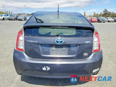 Zdjęcie 6 z 12 samochodu: 2012 TOYOTA PRIUS FOUR VIN:JTDKN3DU3C1607159 - miniatura