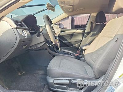 Zdjęcie 7 z 12 samochodu: 2016 VOLKSWAGEN PASSAT S VIN:1VWAT7A31GC049419 - miniatura