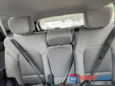 Zdjęcie 10 z 13 samochodu: 2017 HYUNDAI SANTA FE SE VIN:KM8SMDHF3HU184461 - miniatura