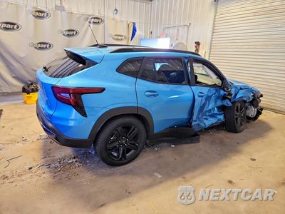 Trzecie zdjęcie samochodu z tyłu: 2025 CHEVROLET TRAX ACTIV VIN:KL77LKEP5SC093457 - miniatura