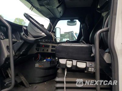 Zdjęcie 7 z 14 samochodu: 2018 FREIGHTLINER CASCADIA 126 VIN:3AKJHHDR1JSJZ5673 - miniatura
