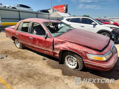 Czwarte zdjęcie samochodu z boku: 1997 MERCURY GRAND MARQUIS LS VIN:2MELM75W0VX681582 - miniatura