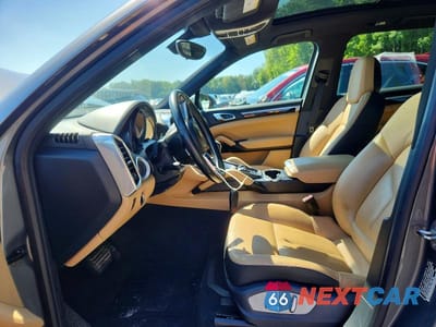 Zdjęcie 7 z 12 samochodu: 2015 PORSCHE CAYENNE VIN:WP1AF2A2XFLA35195 - miniatura