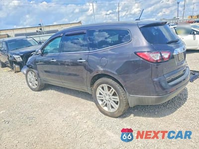 Drugie zdjęcie samochodu z przodu: 2013 CHEVROLET TRAVERSE LT VIN:1GNKRGKD2DJ179835 - miniatura