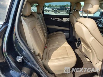 Zdjęcie 10 z 12 samochodu: 2022 LINCOLN NAUTILUS RESERVE VIN:2LMPJ8K90NBL05025 - miniatura