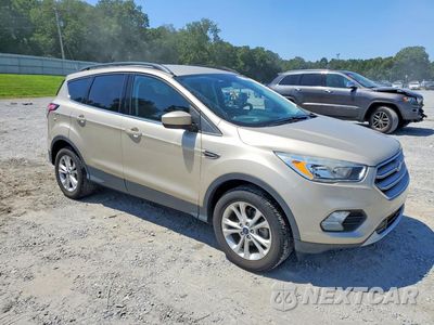 Czwarte zdjęcie samochodu z boku: 2018 FORD ESCAPE SE VIN:1FMCU0GD6JUC88736 - miniatura