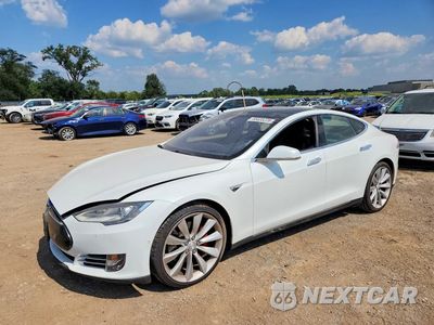 2016 TESLA MODEL S 5YJSA1E44GF128342 - główne zdjęcie licytacji z USA - miniatura