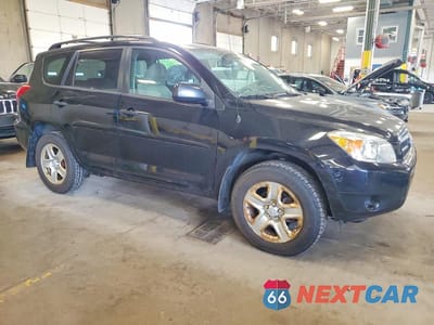 Czwarte zdjęcie samochodu z boku: 2008 TOYOTA RAV4 BASE VIN:JTMBK33V886048334 - miniatura
