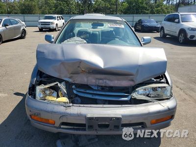 Piąte zdjęcie samochodu w środku: 1994 HONDA ACCORD LX VIN:1HGCD5634RA156583 - miniatura