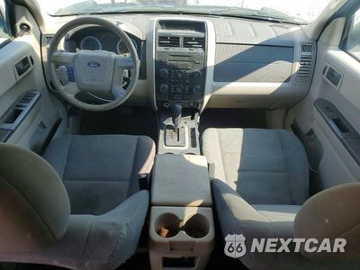 Zdjęcie 8 z 14 samochodu: 2009 FORD ESCAPE XLS VIN:1FMCU02739KB69454 - miniatura