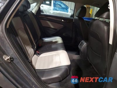 Zdjęcie 10 z 12 samochodu: 2015 VOLKSWAGEN PASSAT SE VIN:1VWBT7A35FC014997 - miniatura