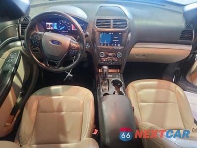 Zdjęcie 8 z 13 samochodu: 2019 FORD EXPLORER XLT VIN:1FM5K7D81KGA69343 - miniatura