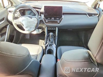 Zdjęcie 8 z 14 samochodu: 2025 TOYOTA COROLLA CROSS XLE VIN:7MUDAABGXSV127133 - miniatura