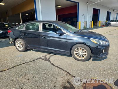 Czwarte zdjęcie samochodu z boku: 2018 HYUNDAI SONATA SE VIN:5NPE24AF1JH601965 - miniatura