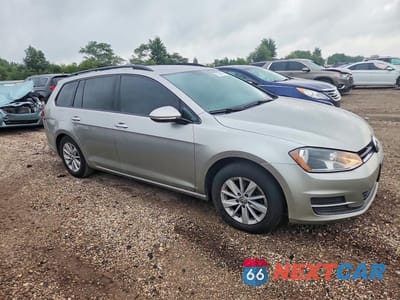Czwarte zdjęcie samochodu z boku: 2016 VOLKSWAGEN GOLF SPORTWAGEN S VIN:3VWC17AU4GM516242 - miniatura