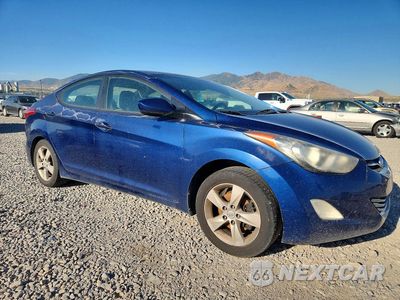 Czwarte zdjęcie samochodu z boku: 2013 HYUNDAI ELANTRA GLS VIN:KMHDH4AE6DU601323 - miniatura