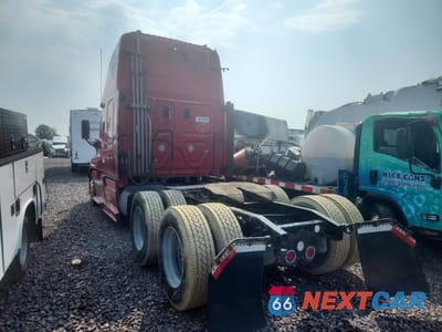 Drugie zdjęcie samochodu z przodu: 2013 FREIGHTLINER CASCADIA 1 - SEMI TRUCK VIN:3AKJGLBG3DSFD5173 - miniatura