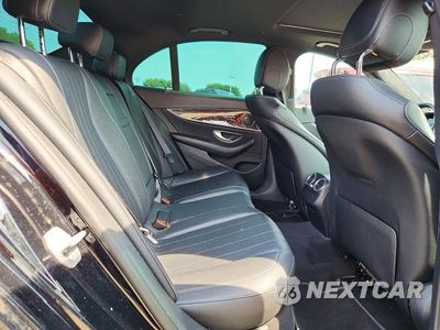 Zdjęcie 10 z 12 samochodu: 2017 MERCEDES-BENZ E 300 4MATIC VIN:WDDZF4KB1HA085924 - miniatura