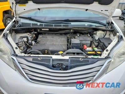 Zdjęcie 12 z 13 samochodu: 2014 TOYOTA SIENNA XLE 8-PASSENGER VIN:5TDYK3DCXES508905 - miniatura